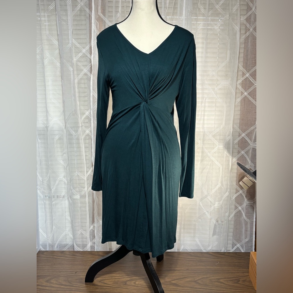 Magic Fit XL Dark green Long Sleeve V-Neck w/twisted front detail 34”L 15” p2p